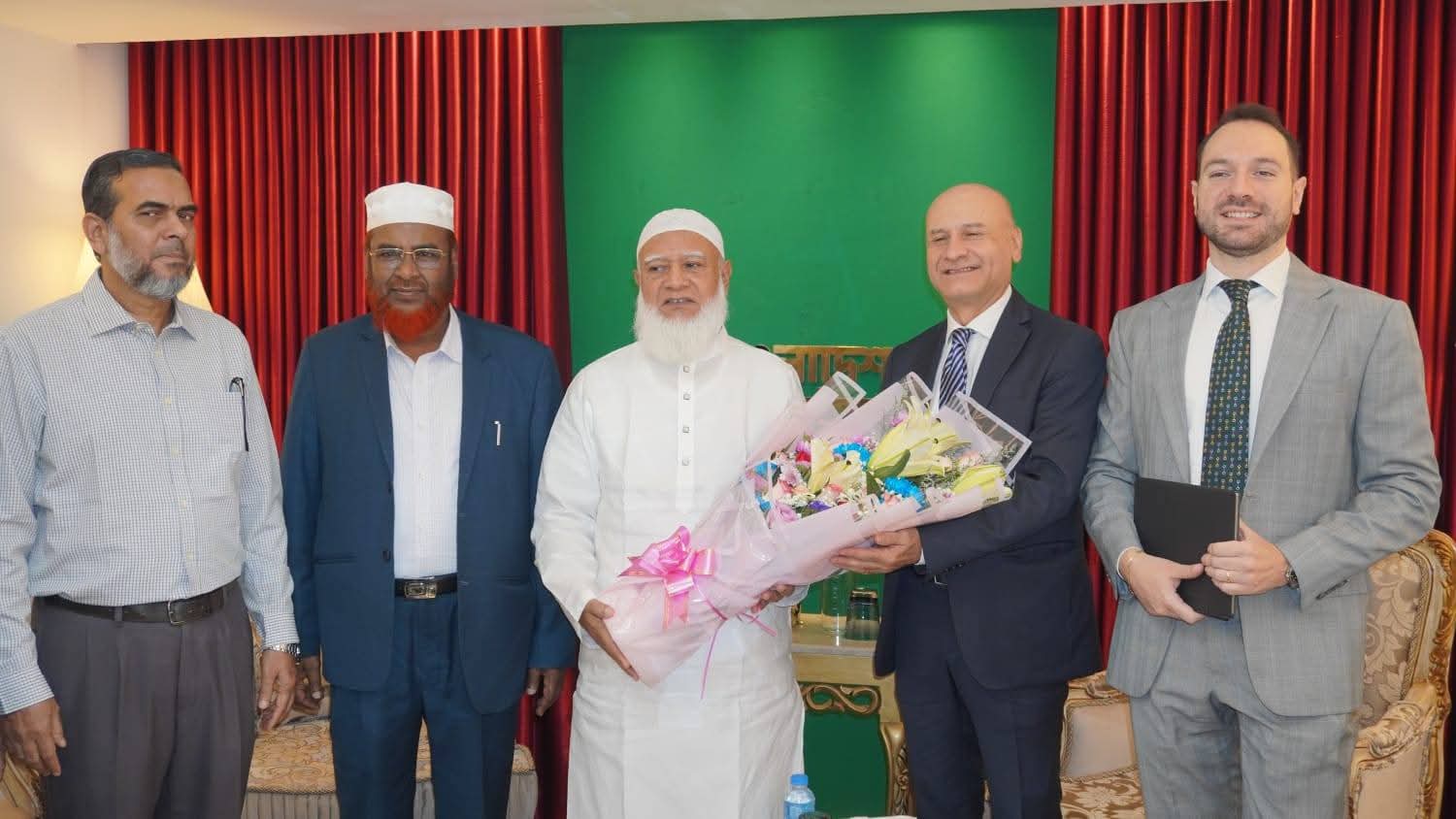 আমীরে জামায়াত ডা. শফিকুর রহমান এর সঙ্গে ইতালির মান্যবর রাষ্ট্রদূতের সৌজন্য সাক্ষাৎ